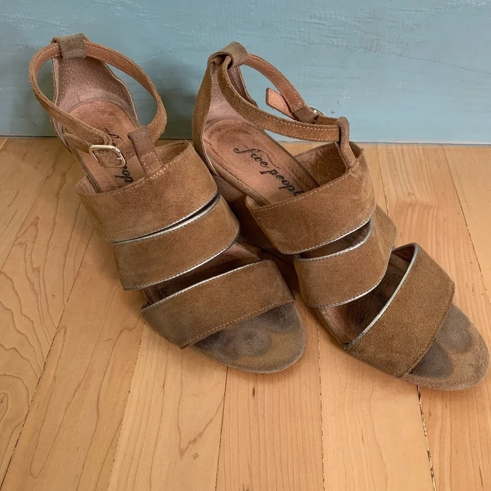 Last Chance👀 Free People Tan Leather Wedge 2.5in Heels Size 6.5